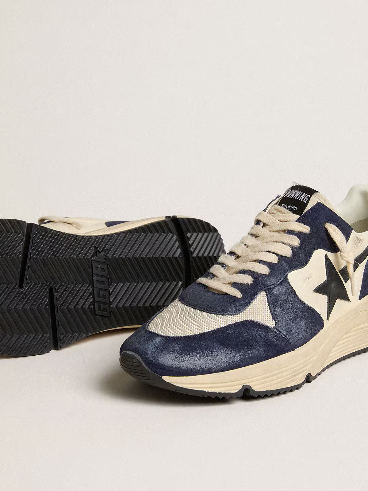 Running Sole pour homme en cuir nappa noir et beige avec étoile et contrefort noirs